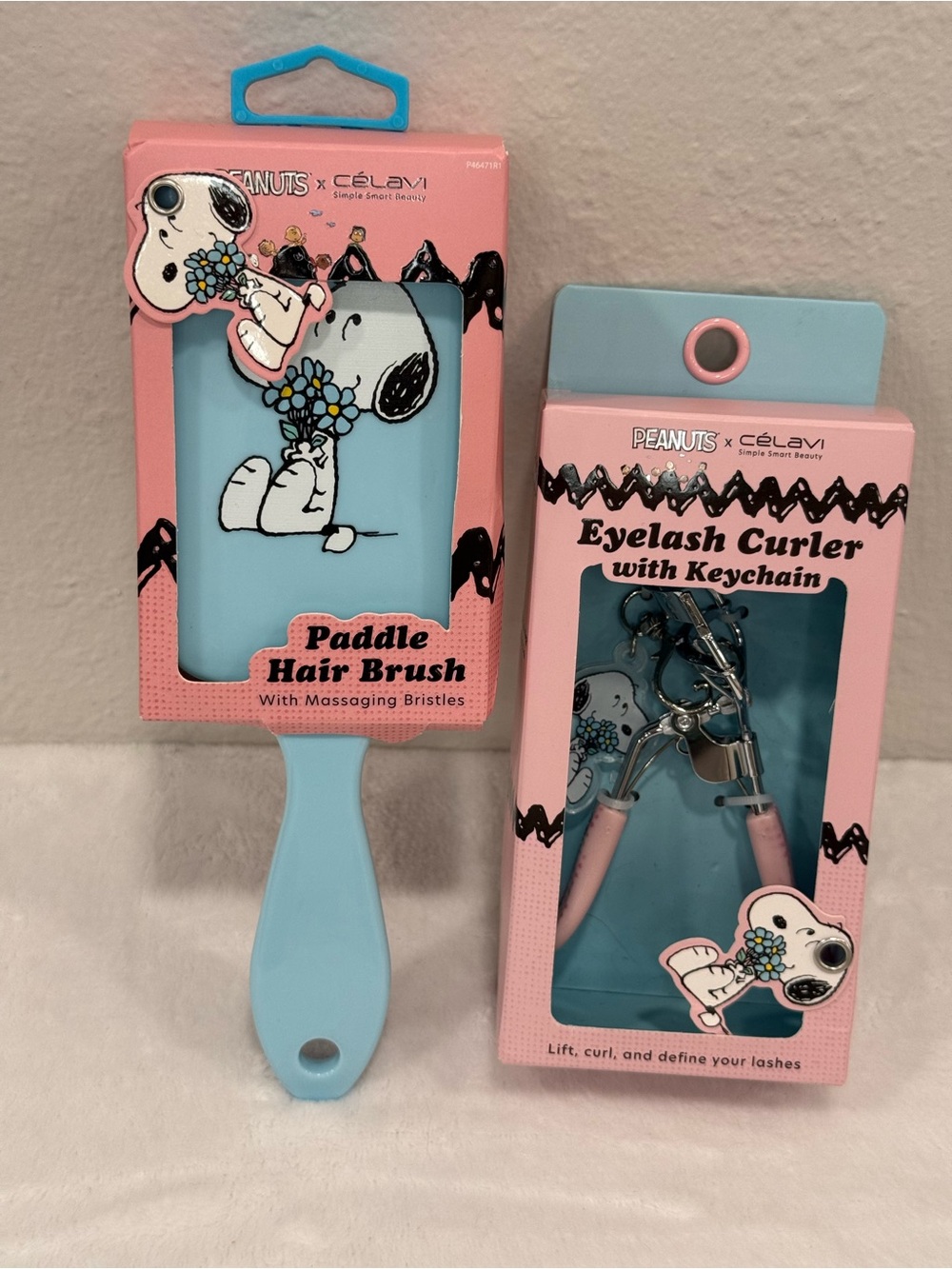 Peanuts Snoopy Paddle Hair Brush & Eyelash Curler Set